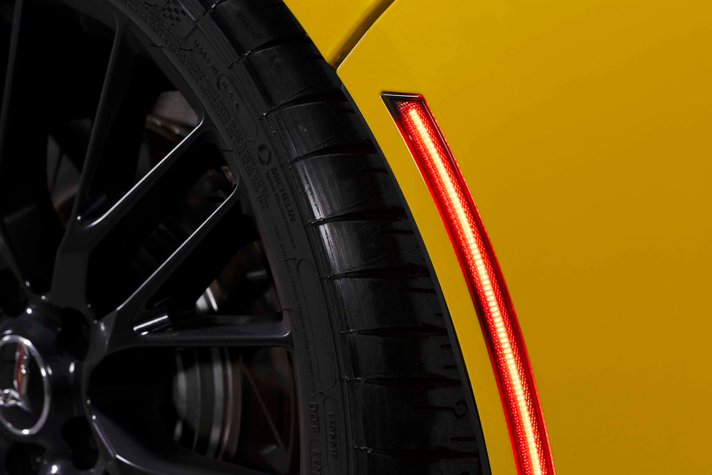 Marcadores laterales traseros Chevrolet Corvette C7 XB 2014-2019 (rojo/par)