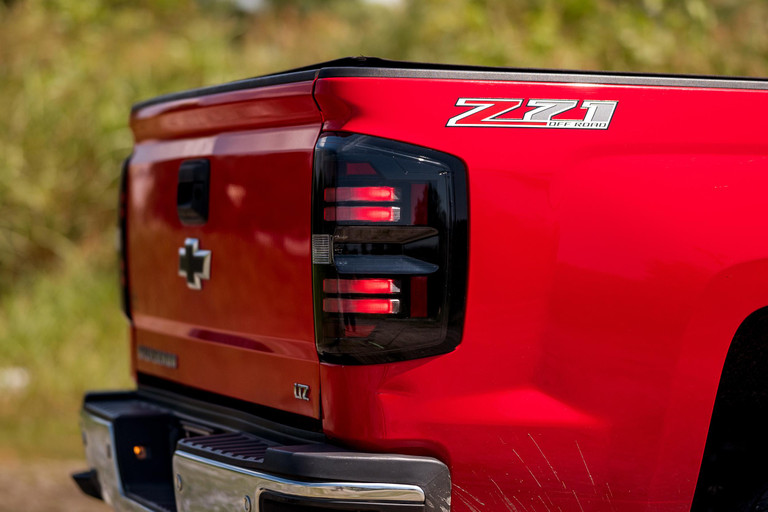 Luces traseras LED Morimoto XB para Chevrolet Silverado 14-19