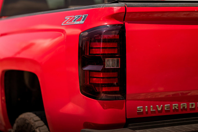 Luces traseras LED Morimoto XB para Chevrolet Silverado 14-19
