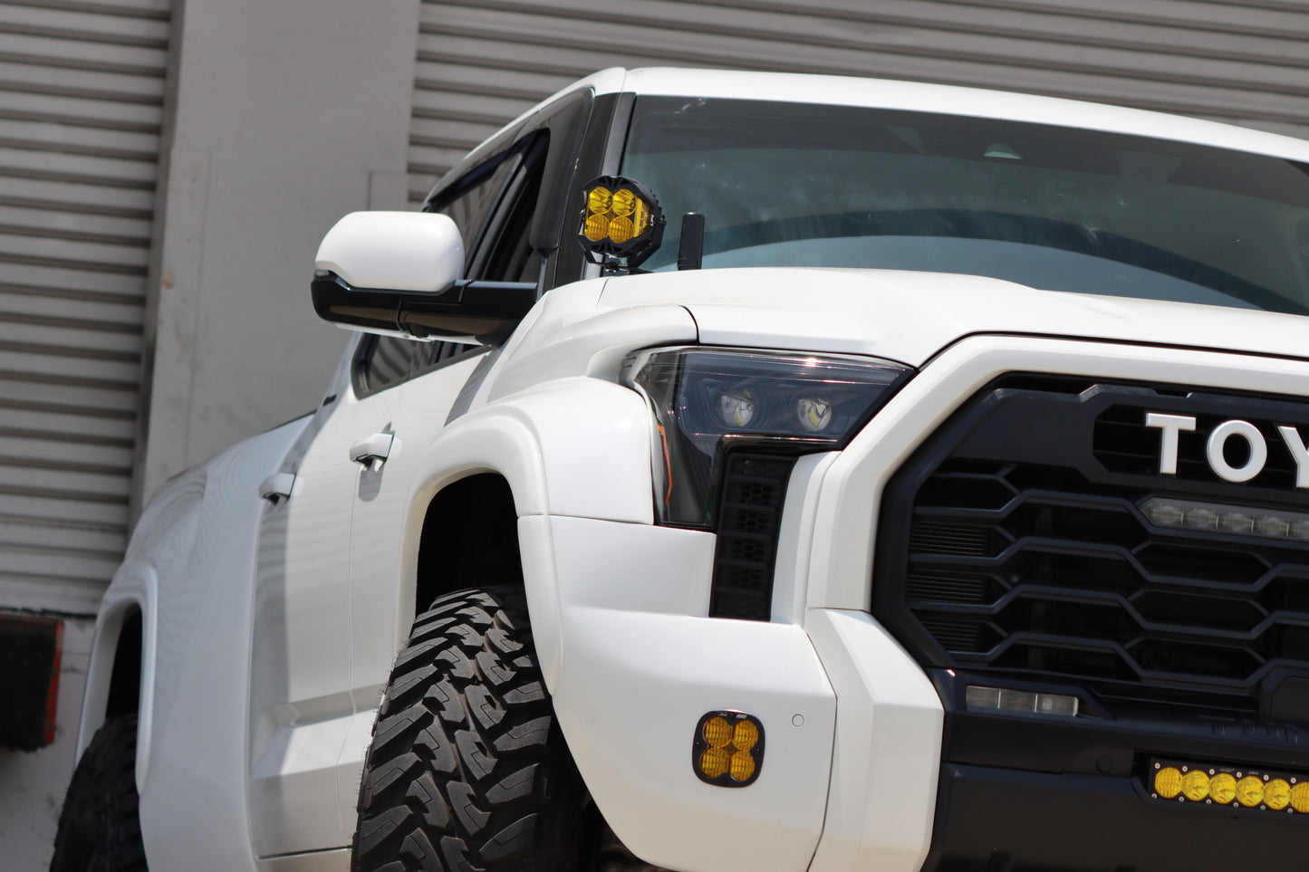 Faros LED Alpharex Luxx: Toyota Tundra/Sequoia (22+)