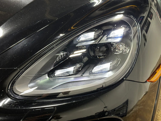 Faros delanteros LED estilo Matrix Porsche Cayenne 958 2011-2018