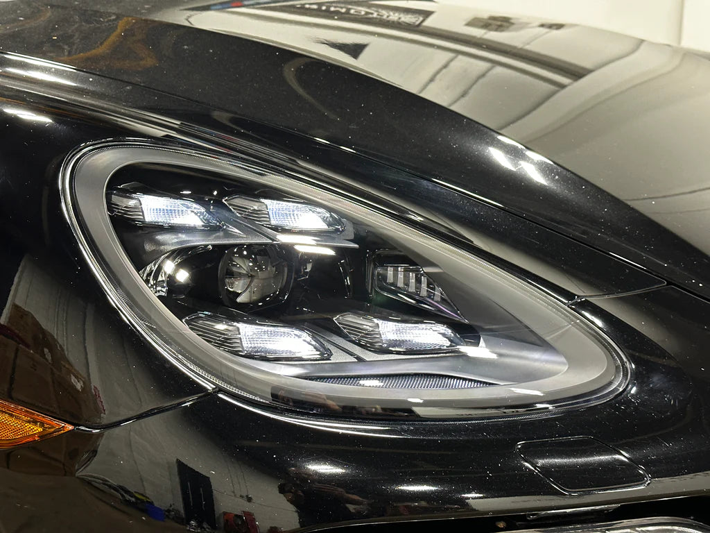 Faros delanteros LED estilo Matrix Porsche Cayenne 958 2011-2018