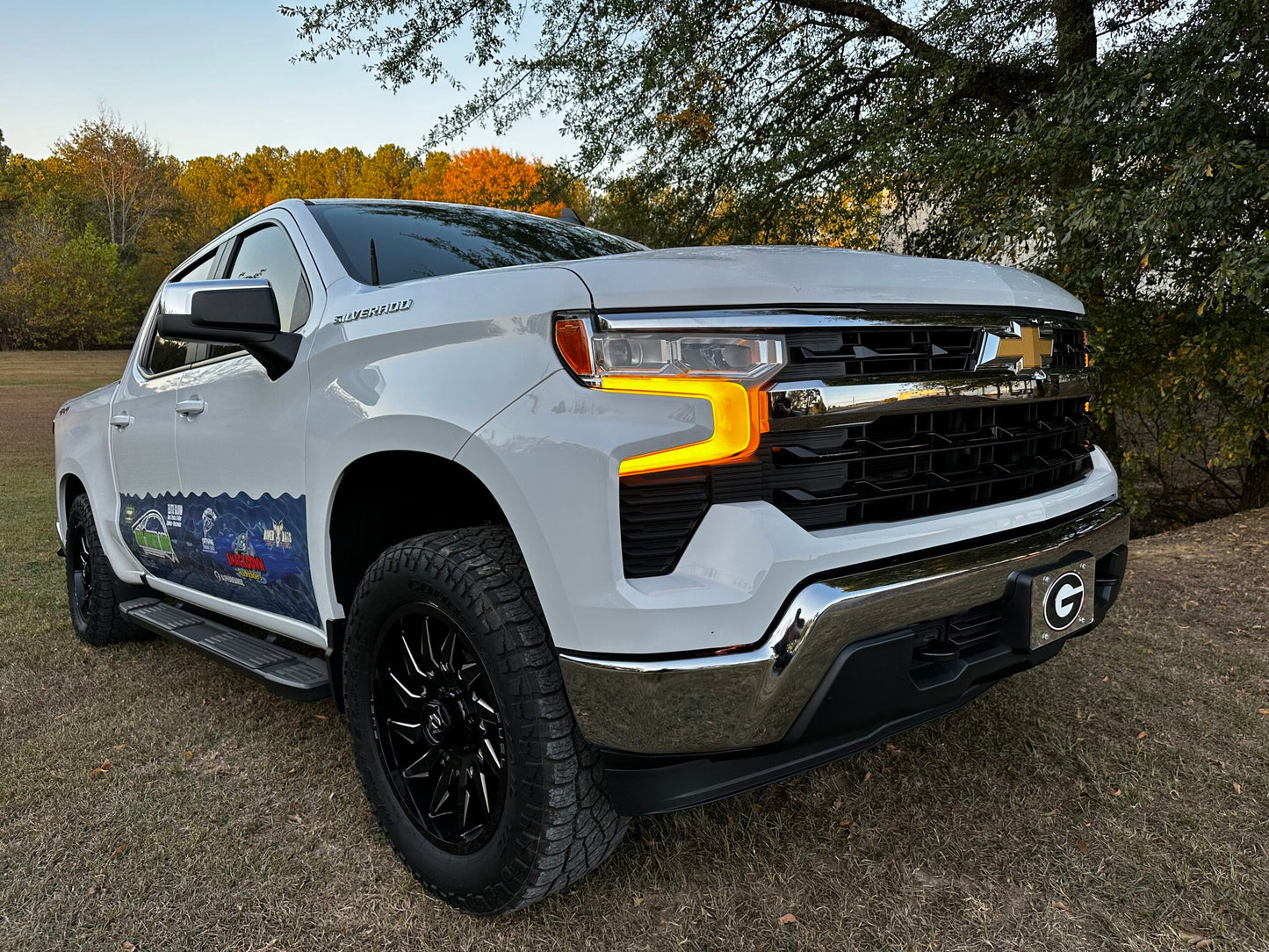 Arnés de luces LED OEM DRL ámbar para Chevrolet Silverado 2022+