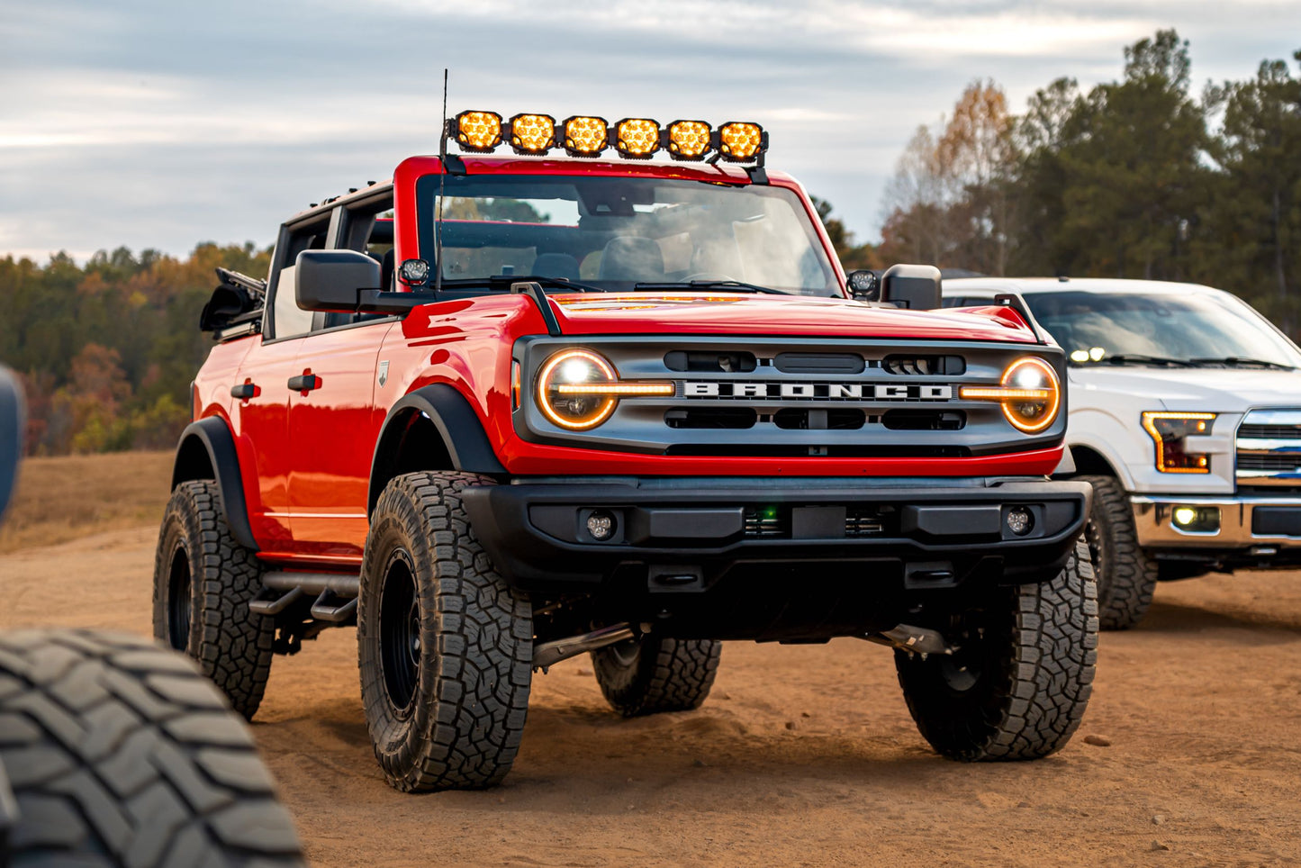 Faros delanteros LED XRGB: Ford Bronco (2021-2024) (par/luz diurna RGB)