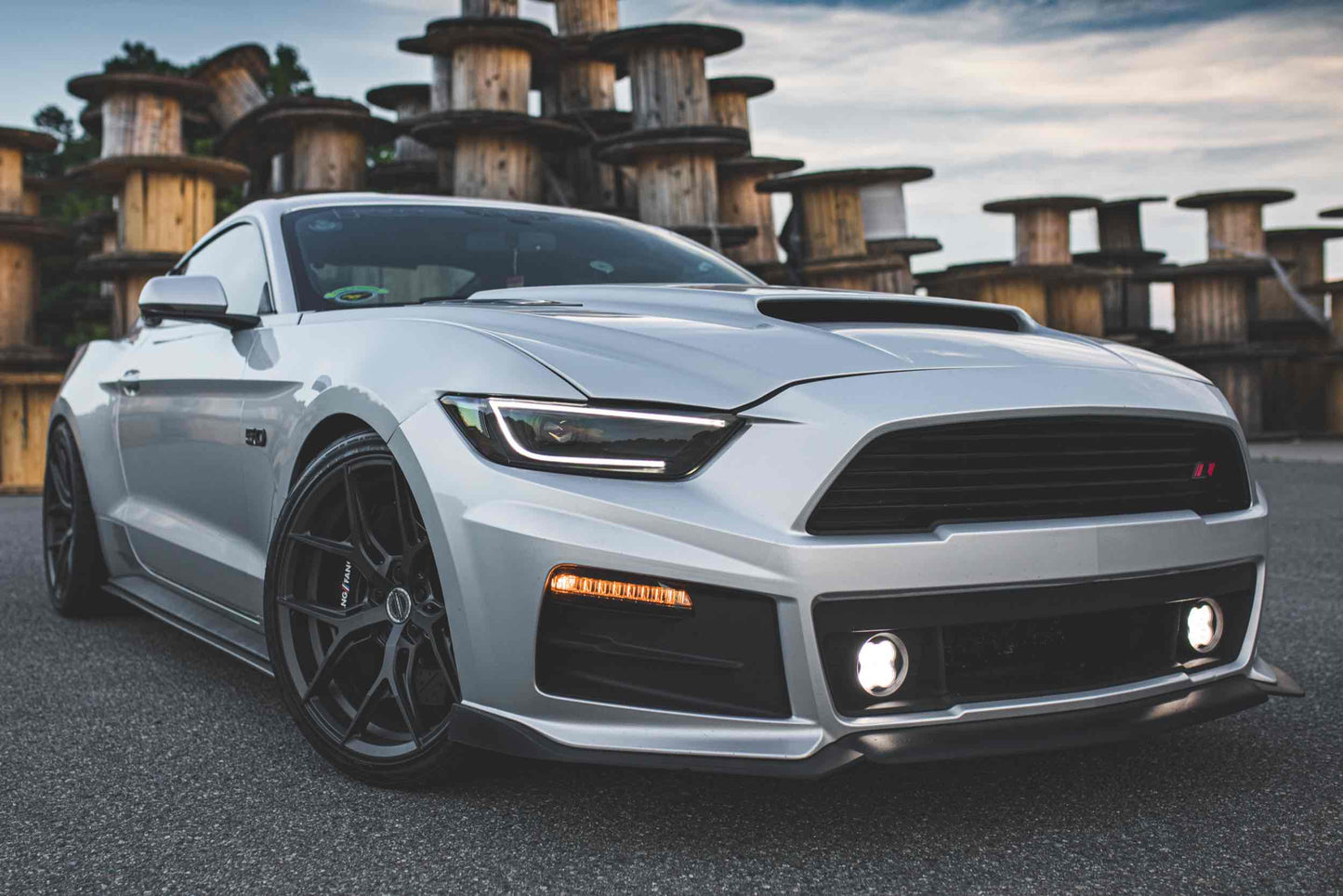 Giros de LED XB: Ford Mustang (15-17) (par/ahumado)