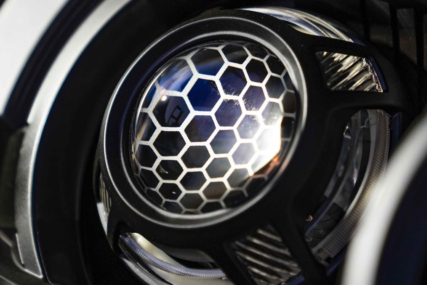 Panamera 2.0 (Schwarz) (Weiß/Bernsteinfarbene LED-Umschaltung)
