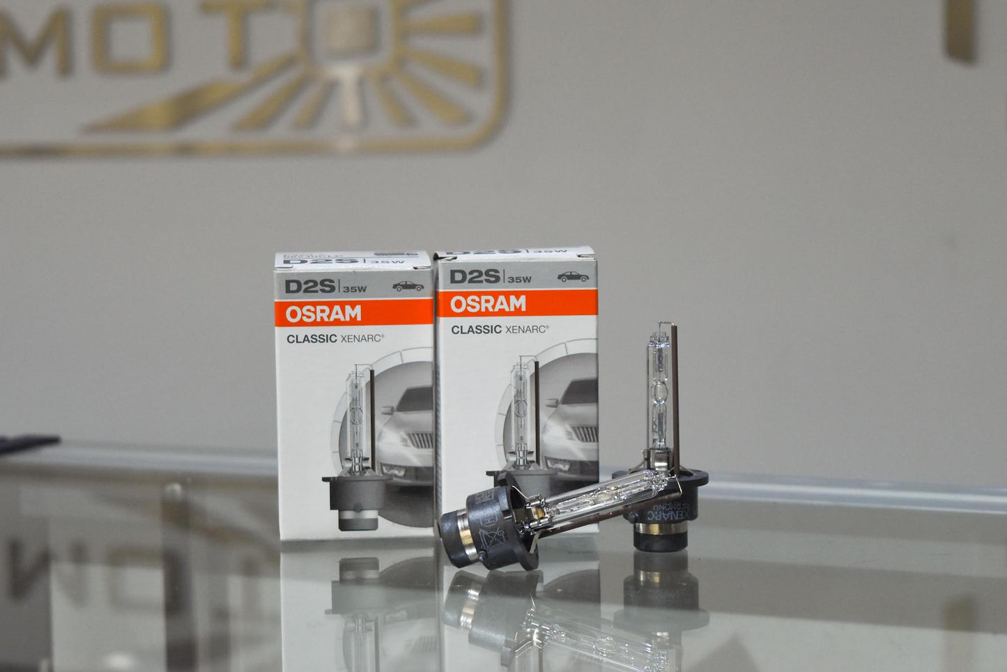 D2S: Osram Xenarc 66240 Classic (4200 K)