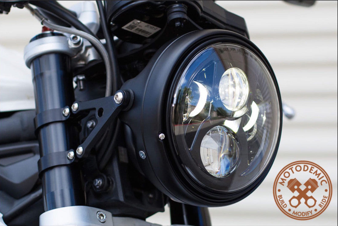 Orador JW: faro delantero DOT 8700-EVO2-DB de 12/24 V (cromado)