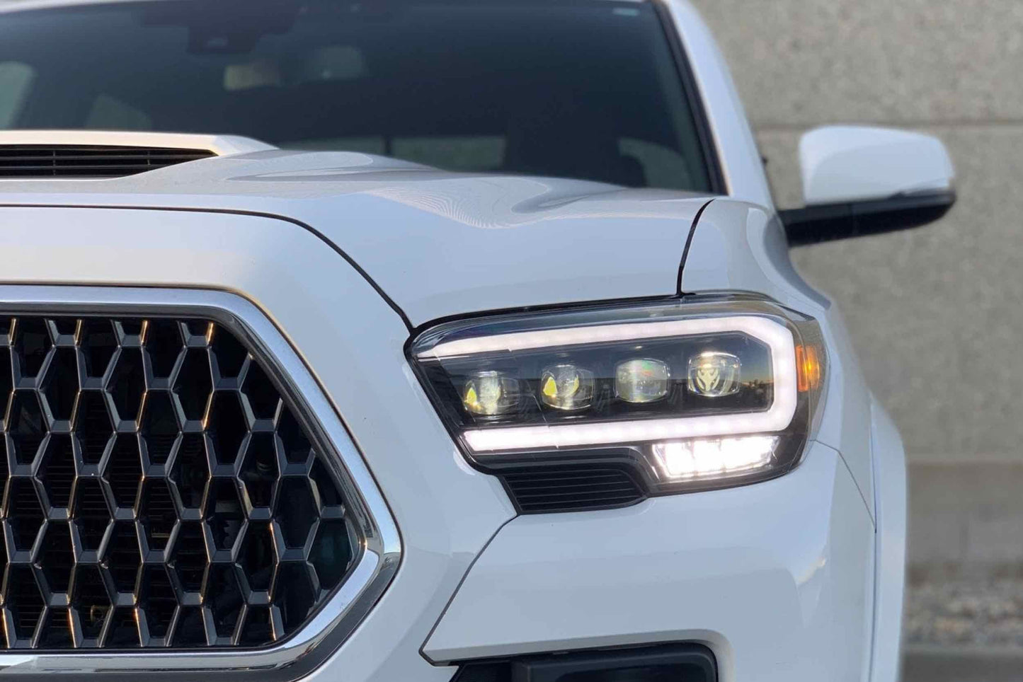 Faros delanteros LED ARex Nova: Toyota Tacoma (16-20) - Cromados (juego)