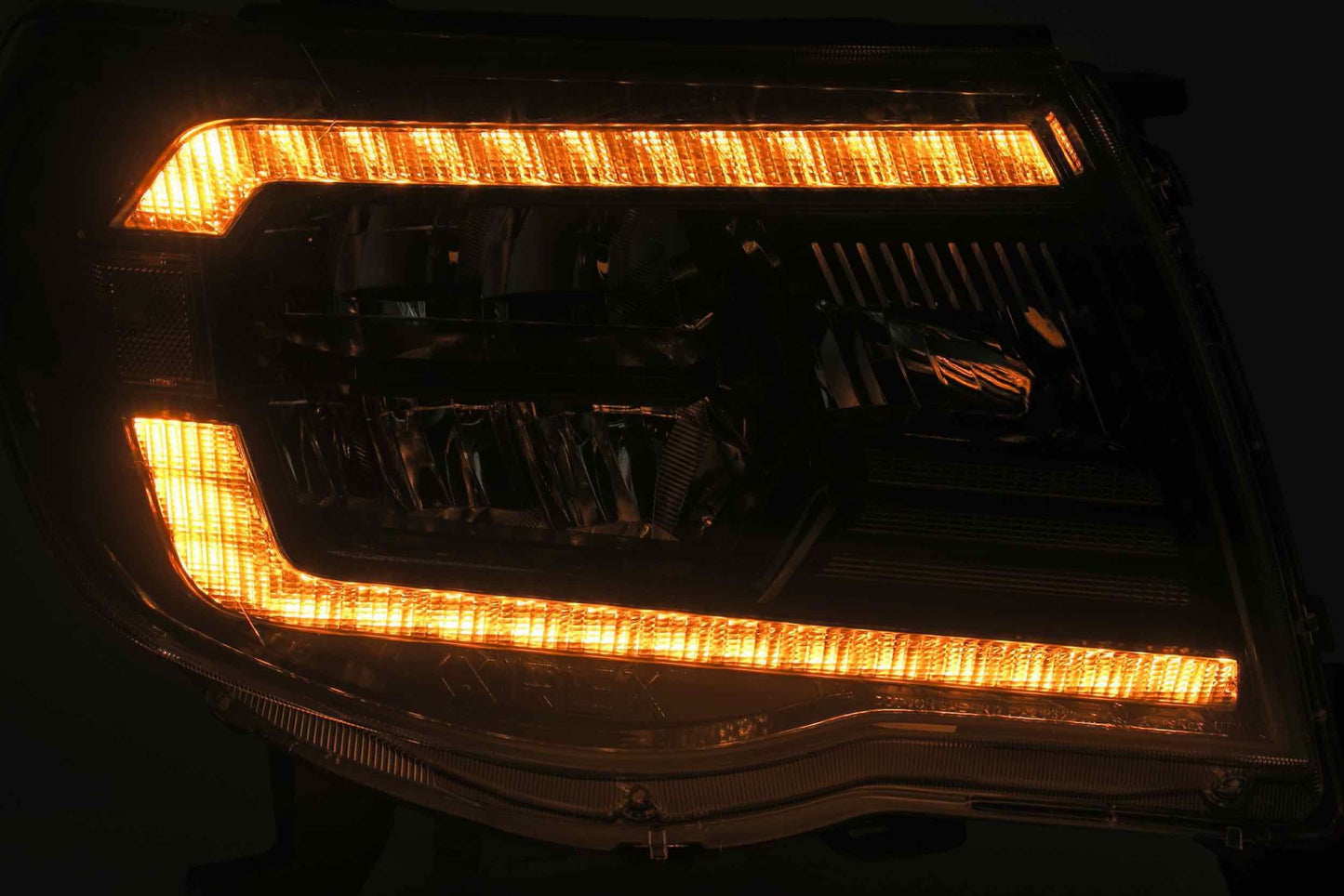 Faros delanteros LED ARex Luxx: Toyota Tacoma (05-11) - Cromados (reflector/juego)