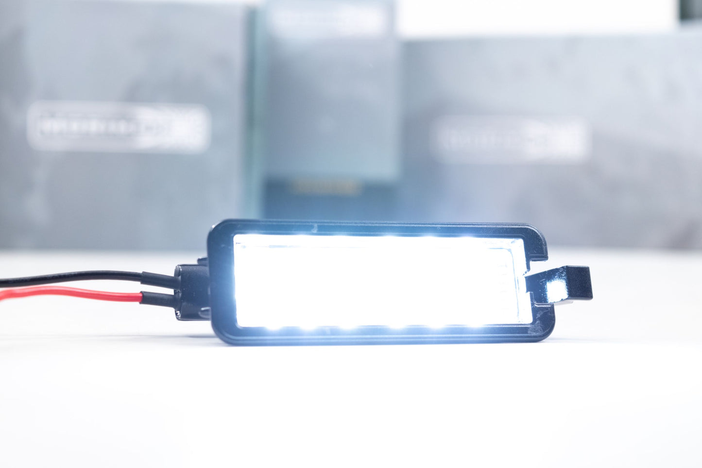 Luz de matrícula XB: Dodge Charger (15-18)