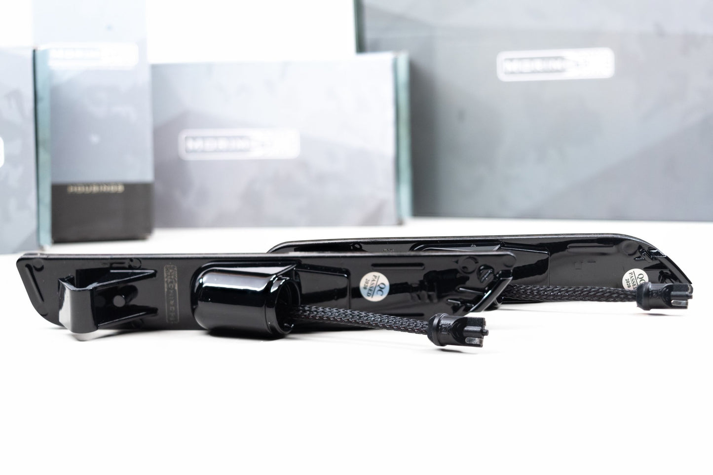 Marcadores laterales XB: Dodge Challenger (08-14 / Delantero / Par)