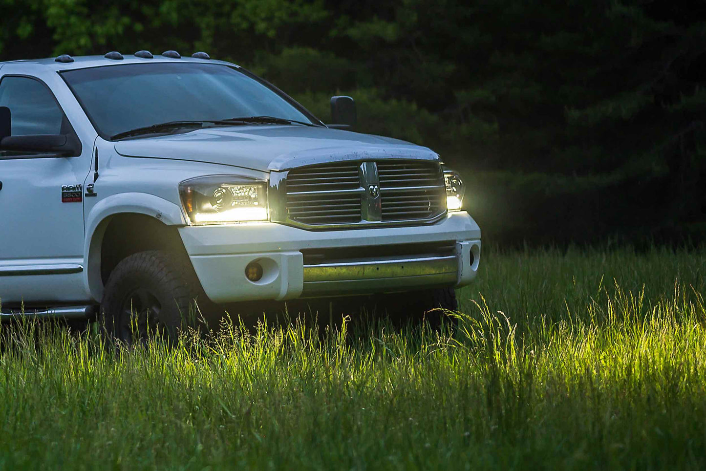 Faros LED híbridos XB: Dodge Ram HD (2006-2008)