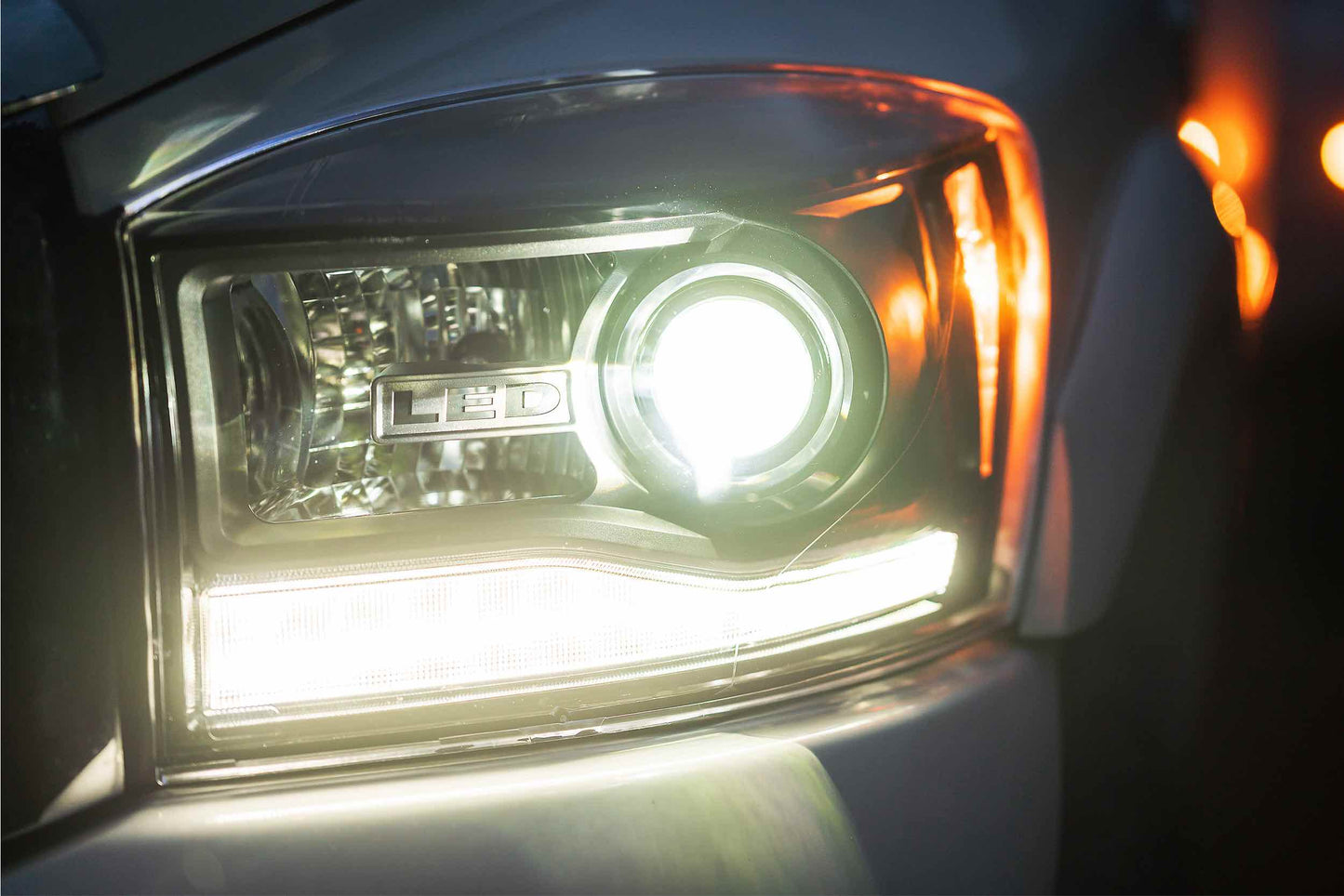 Faros LED híbridos XB: Dodge Ram HD (2006-2008)