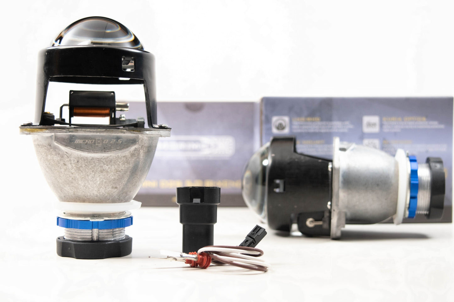 Bi-Xenón: Morimoto Micro D2S 5.0 (2,5 pulgadas) (volante a la izquierda)