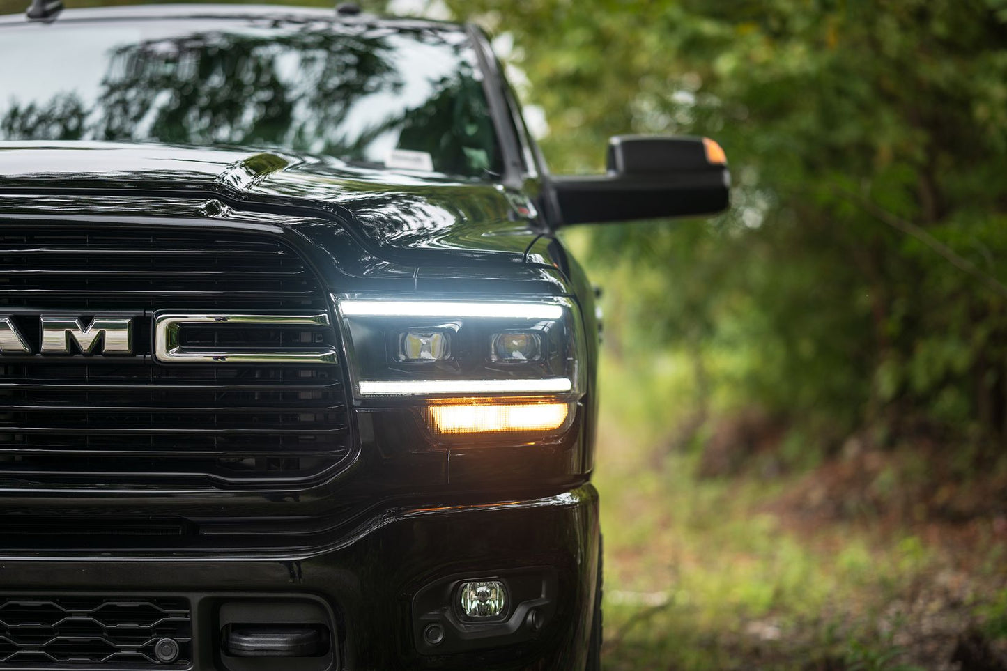 Faros LED híbridos XB: Dodge Ram HD (2019+) (par/ajustable)