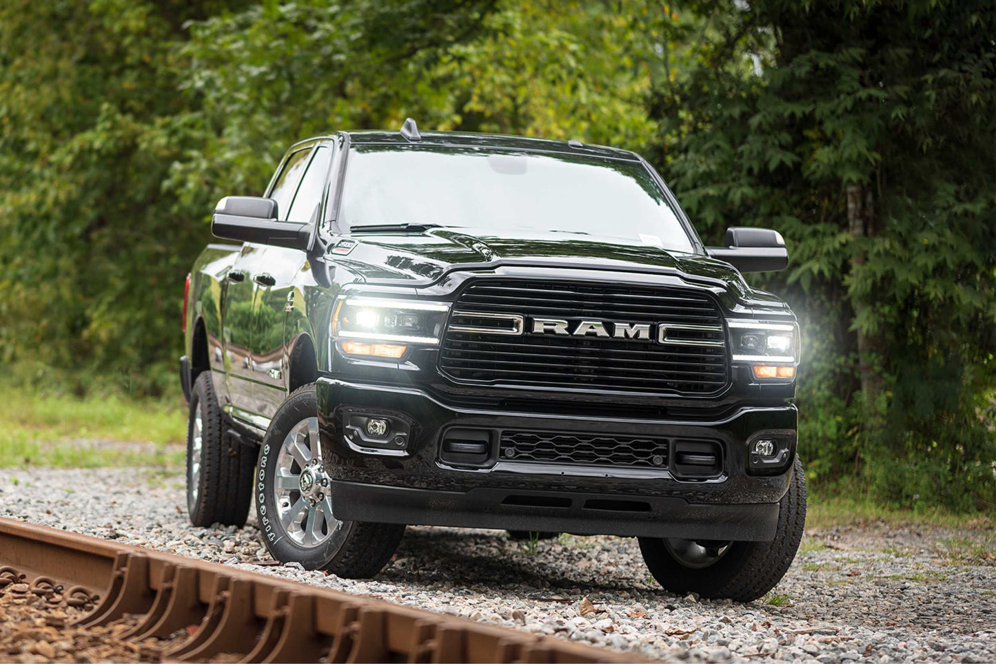 Faros LED híbridos XB: Dodge Ram HD (2019+) (par/ajustable)