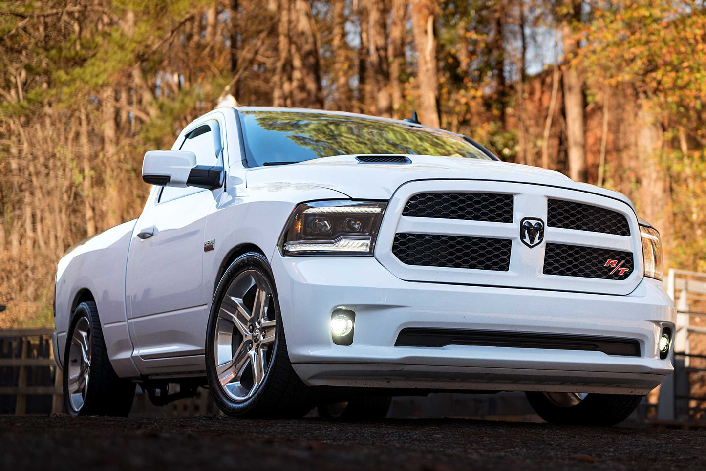 Luces LED para espejo retrovisor XB: Dodge Ram (09-18 / Parte inferior / Par)