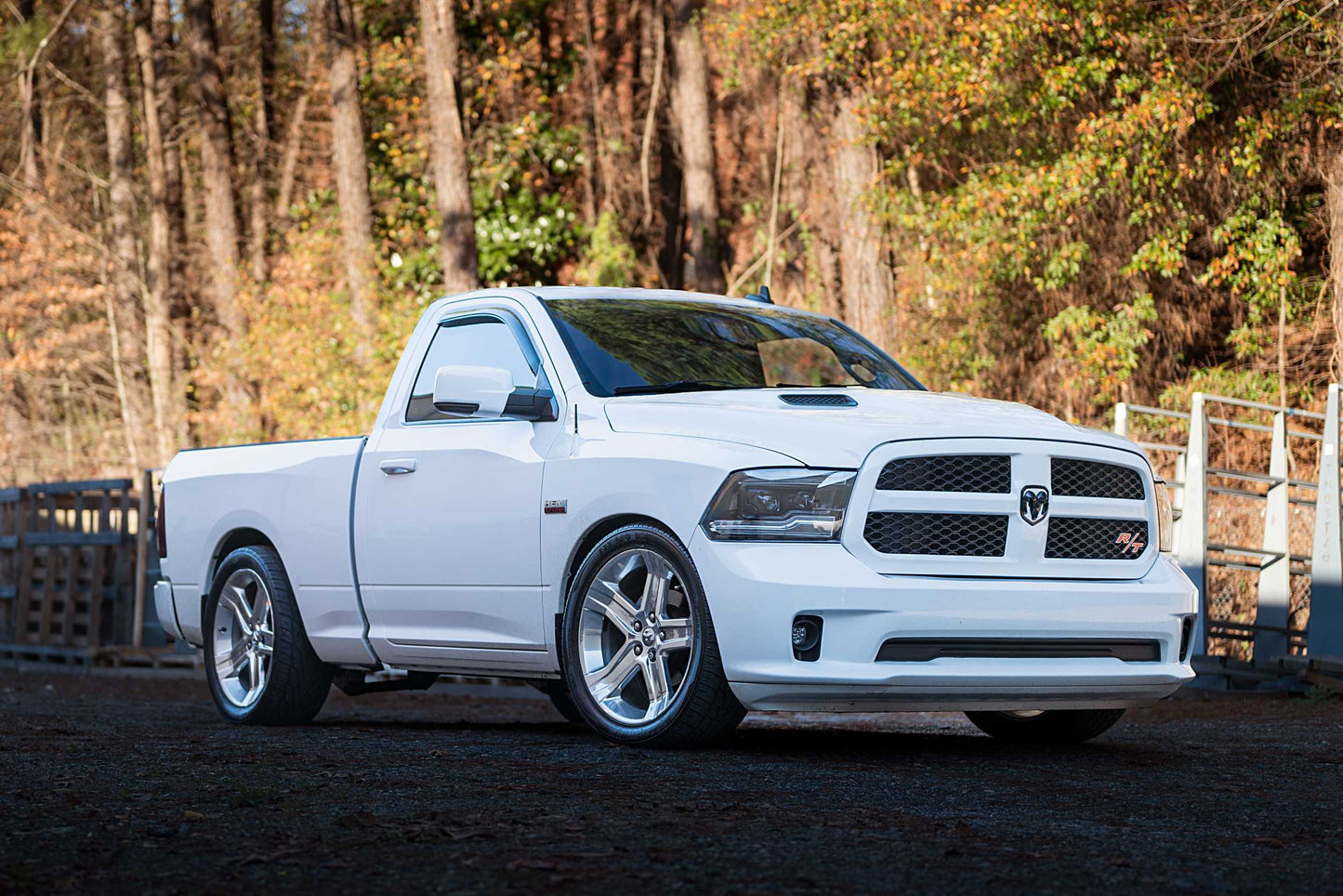 Luces LED para espejo retrovisor XB: Dodge Ram (09-18 / Parte inferior / Par)