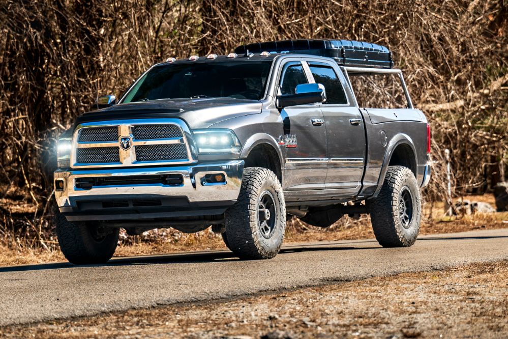 Faros delanteros LED de carburo: Dodge Ram Classic (2019-2024)