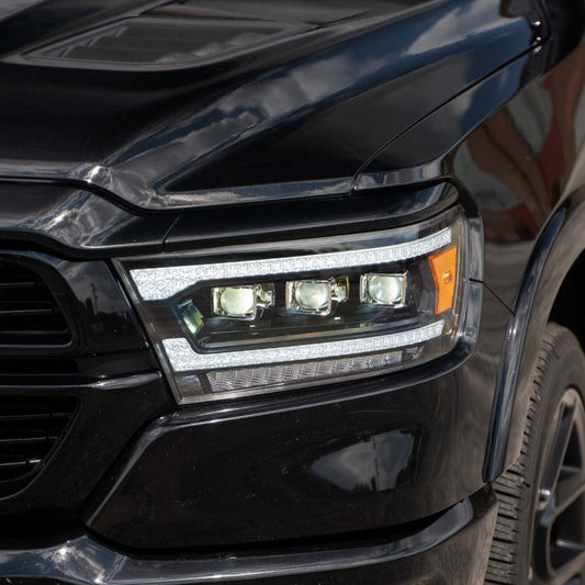 Faros delanteros LED secuenciales con proyector Ram 1500 2019+ (par) 
