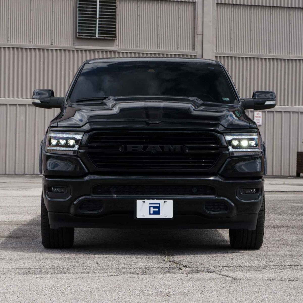 Faros delanteros LED secuenciales con proyector Ram 1500 2019+ (par) 