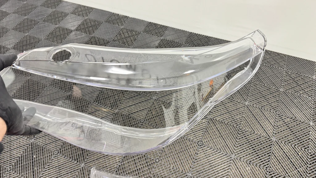 2008-2010 BMW E60 5-Series Replacement Headlight Lenses w/o LED Brow