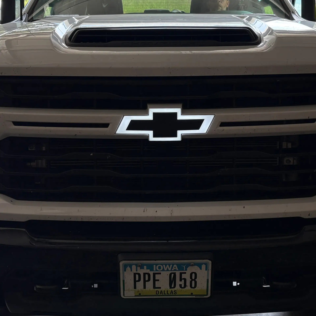 2024+ Chevrolet Silverado HD LED Illuminated Front Emblem