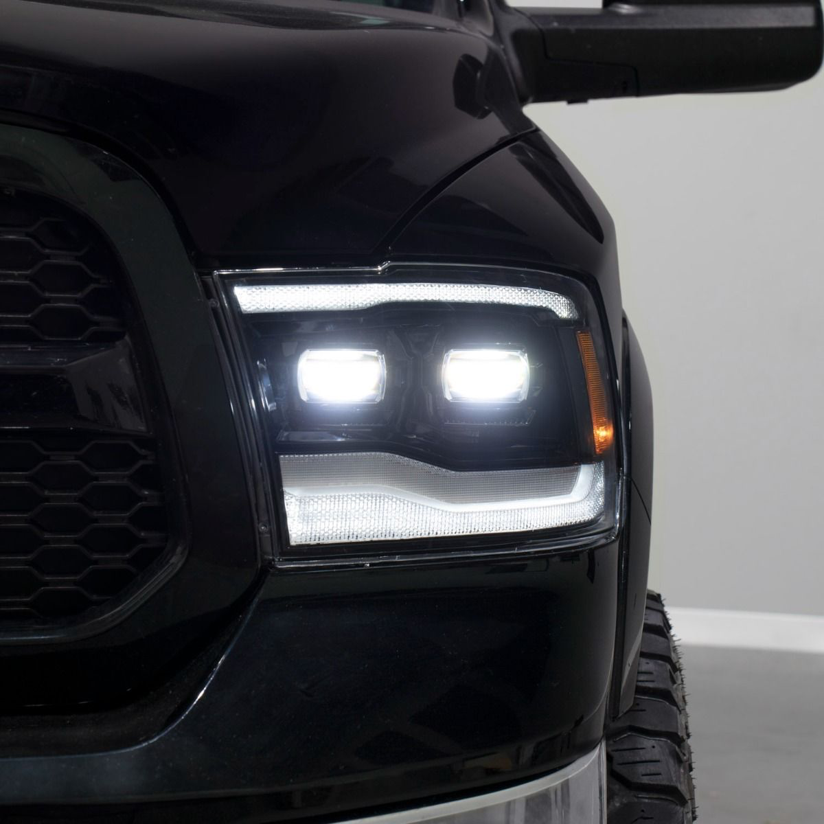 Faros delanteros LED con proyector RAM 2009-2018 (par) 