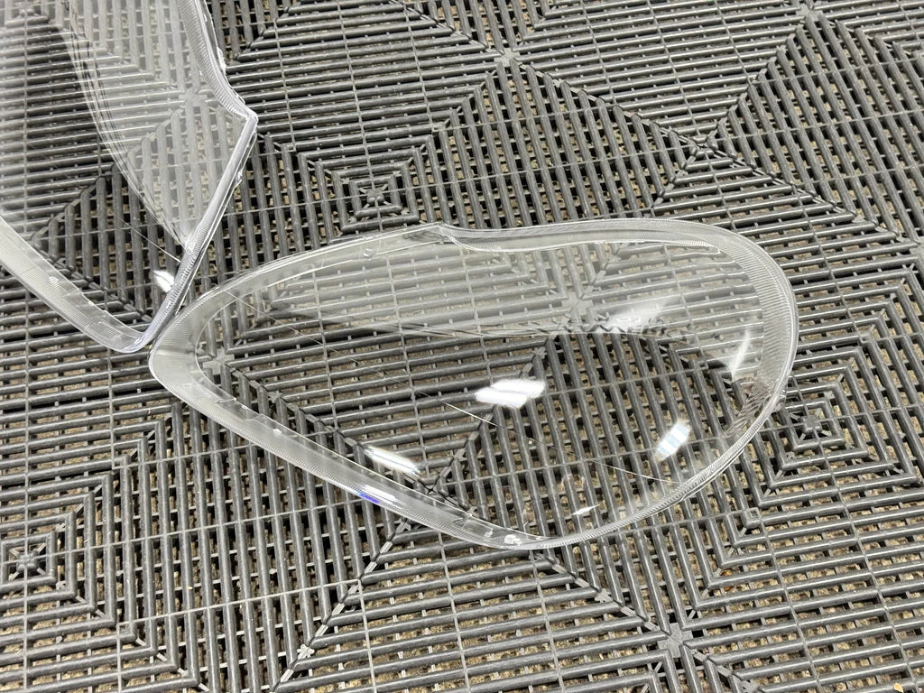 2003-2006 Porsche Cayenne 955 Replacement Headlight Lens