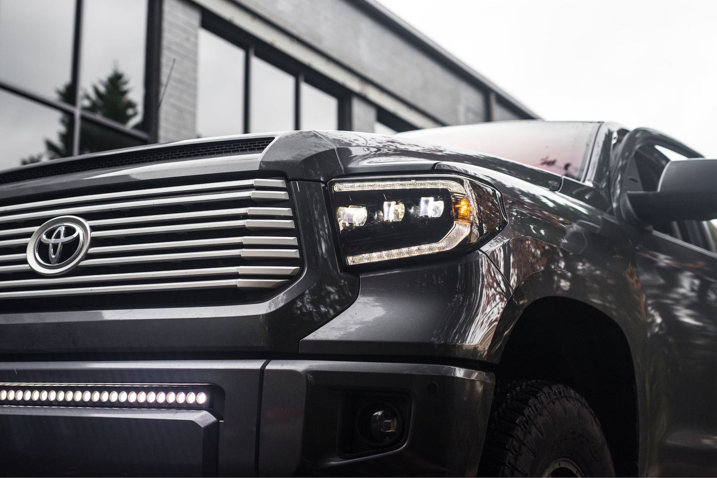 XB Adapter: Toyota Tundra (14-20) OEM LED Harness (pc)