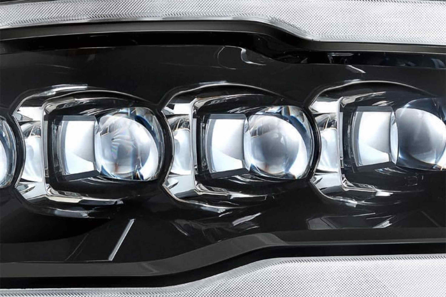 Adaptador: Dodge Ram (09-18) para camionetas con faros delanteros de proyector OEM (juego)