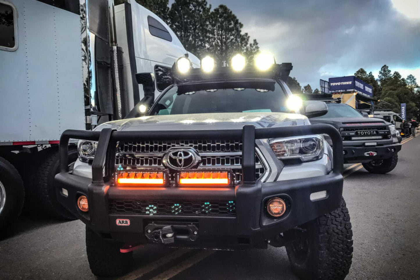 Vision X Shocker LED Light Bar: 30in (White Photon Light Pipe / With Harness)