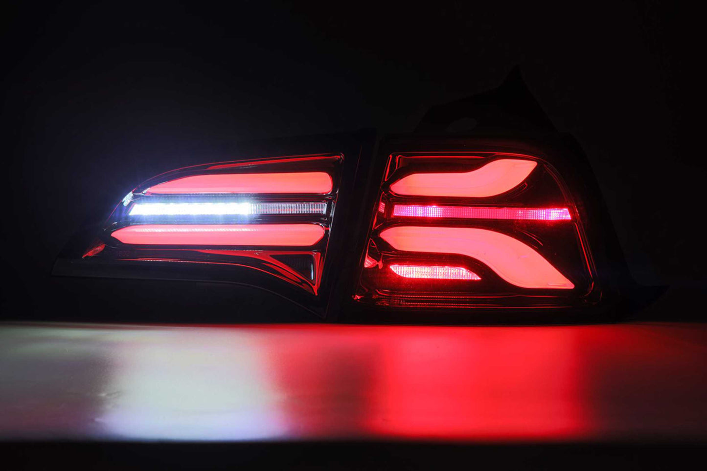 Luces LED traseras ARex Pro: Tesla Model 3 (17-22) / Model Y (con luces de giro rojas) (20-22) - Negro azabache