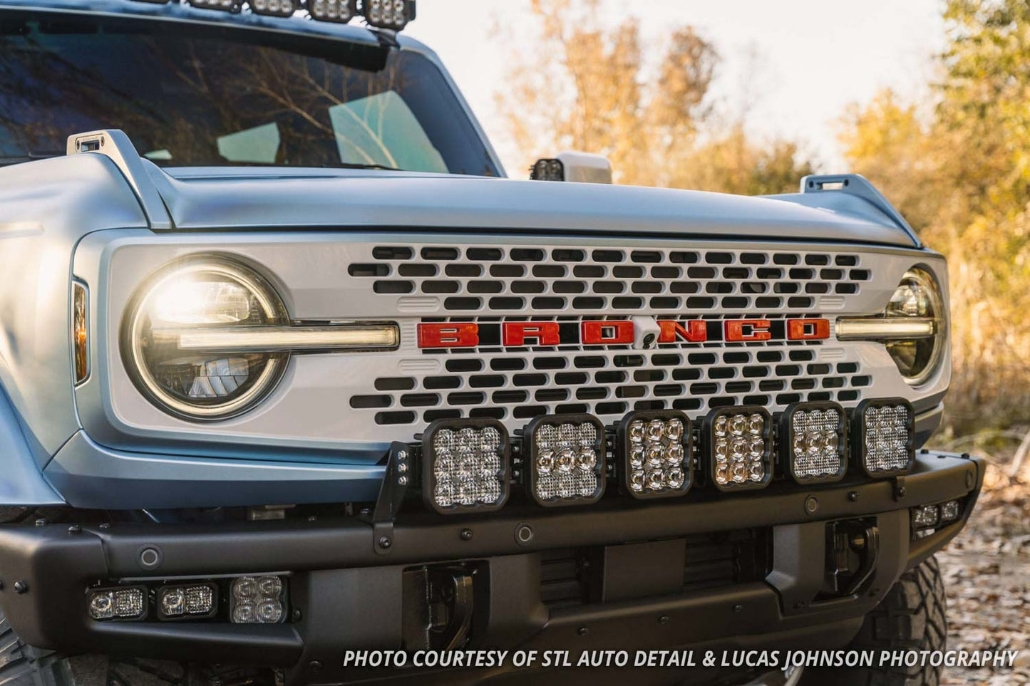 Bronco SS5 6-Pod CrossLink Kühlergrill-Lichtleisten-Kit Pro Weiß Combo Diode Dynamics