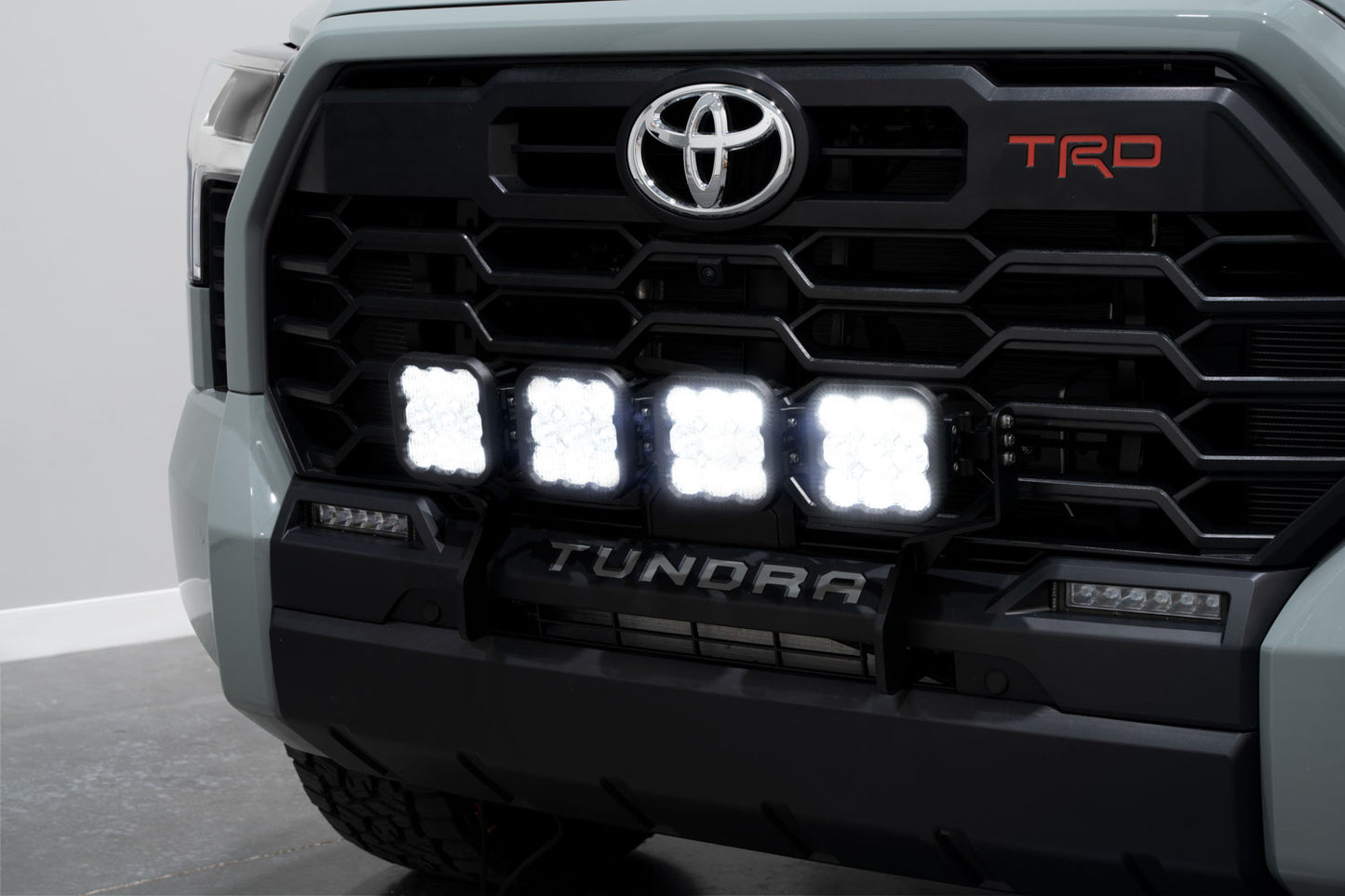 SS5 Grille CrossLink Lightbar Kit for 2022 Toyota Tundra Sport Yellow Combo Diode Dymanics